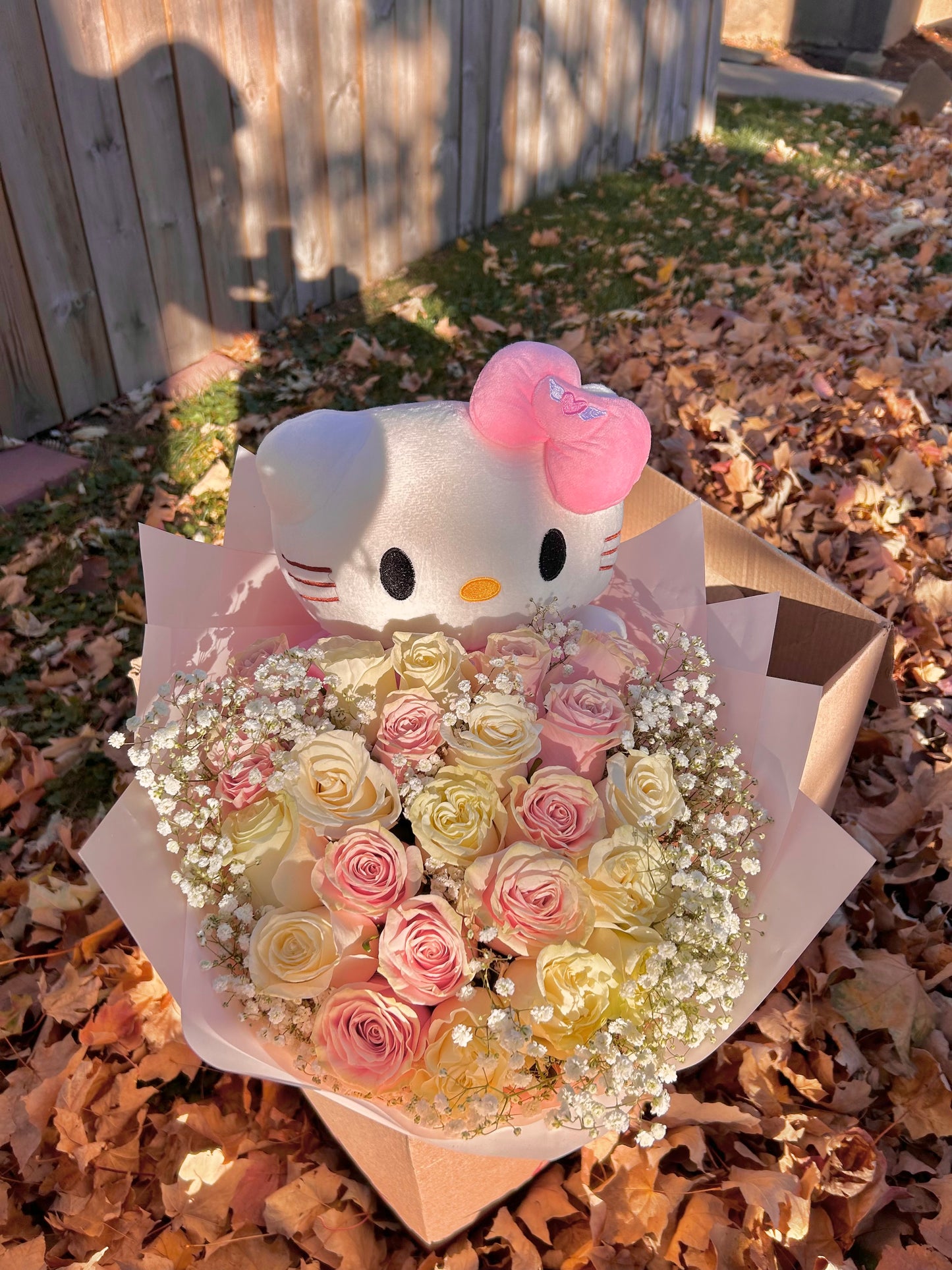 25 ROSE HELLO KITTY BOUQUET