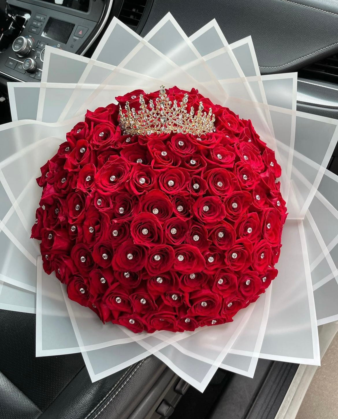 100 CLASSIC RED BOUQUET