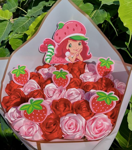 30 ROSE STRAWBERRY SHORTCAKE ETERNAL BOUQUET